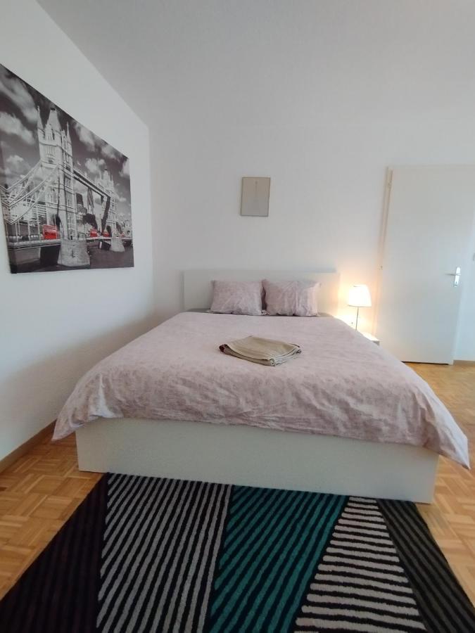 Studio, 4-7 Mins To Main Station By Train